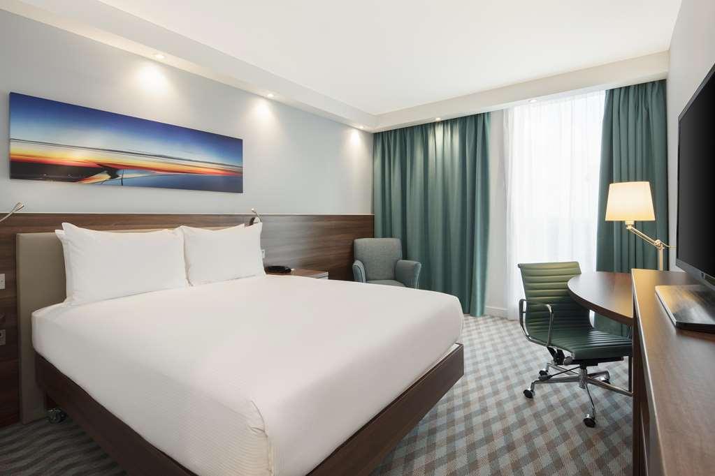 Hampton By Hilton London Stansted Airport Hotel Stansted Mountfitchet Quarto foto